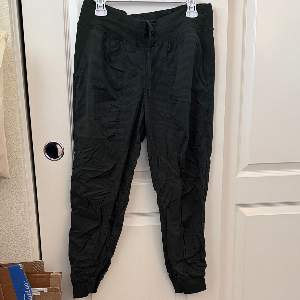 Lululemon Dance Studio Mid-Rise Jogger 7/8 Length 10 rainforest green